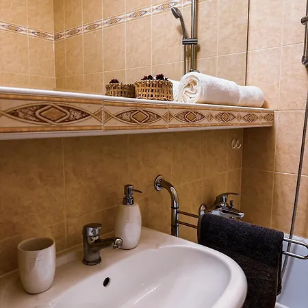 Adm Historic Center - Free Parking, Netflix Bratysława